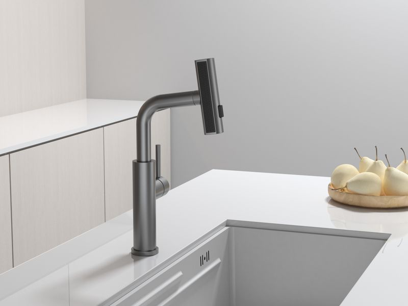 Смеситель на кухню водопад с выдвижной лейкой графит Nett LGr-35 200 фото